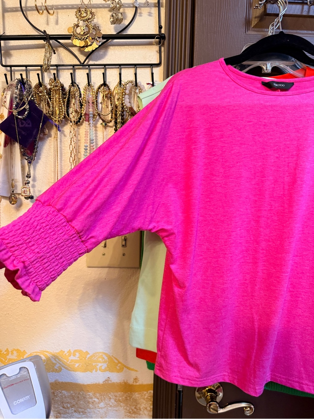 Amazon Women's Rose-Pink Smocked Sleeve Long Sleeve Tee - Picture 4 of 5